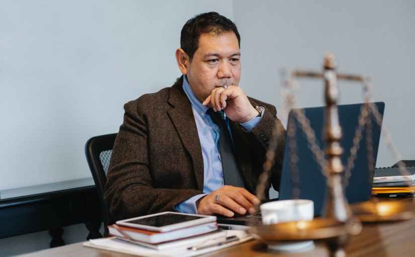 <strong>Zrozumienie różnych rodzajów prawa</strong><strong></strong>